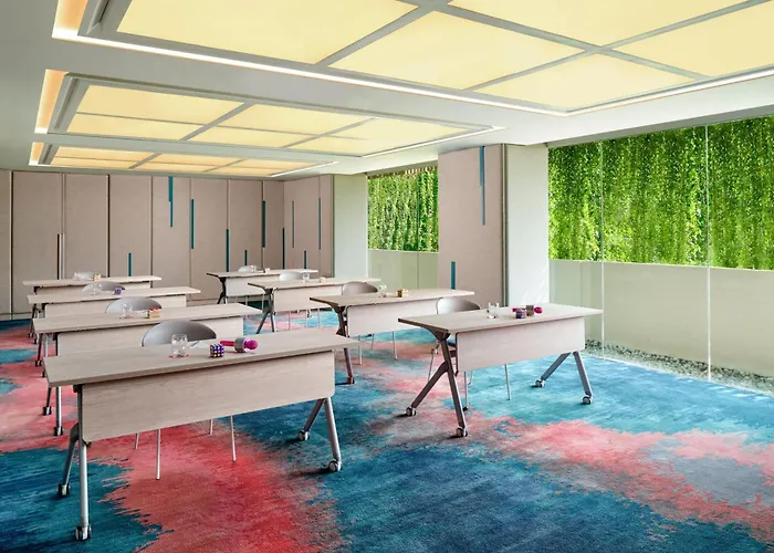 Aloft By Marriott Bali At Beachwalk Hotel Kuta (Bali)